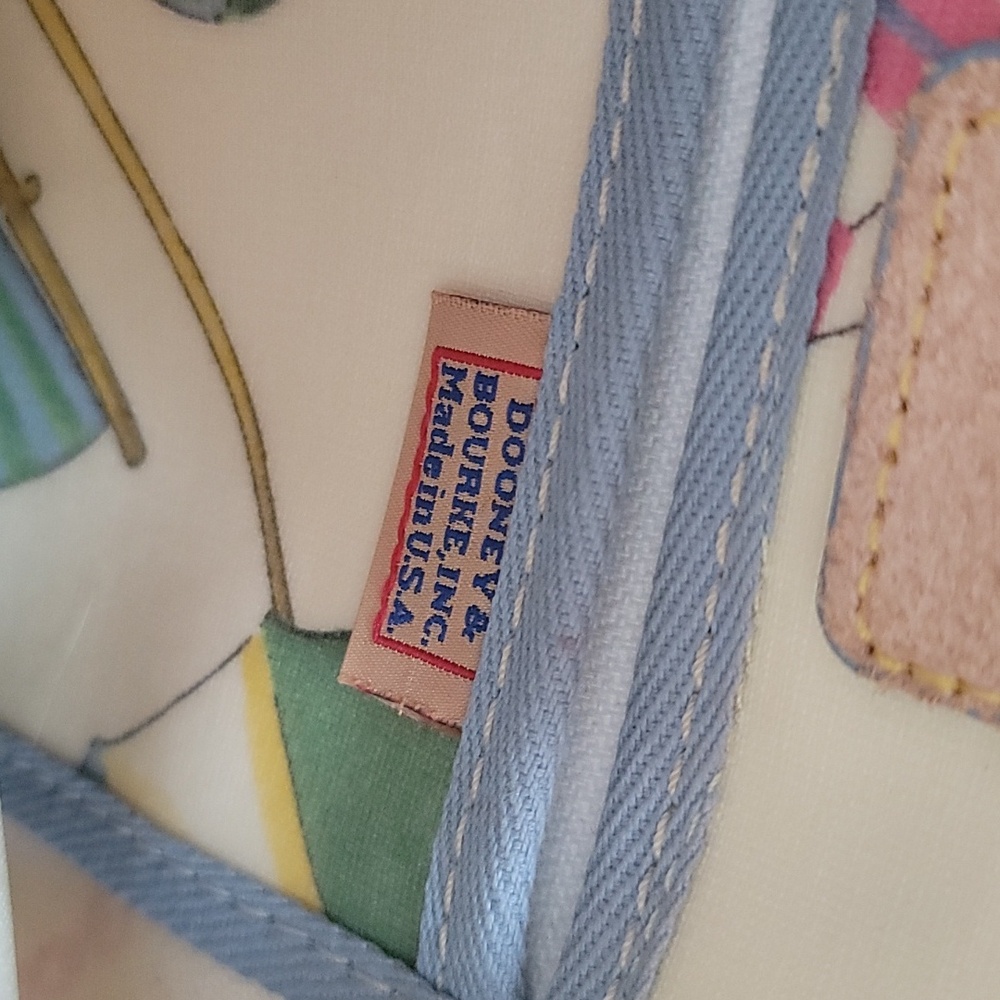 Dooney & Bourke vintage beach design coated canvas handbag - Picture 13 of 16